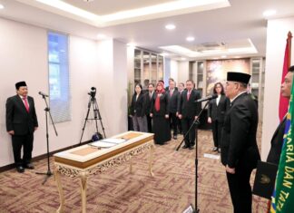 Lantik Pejabat Fungsional, Wamen Ossy Harapkan Peran Dosen Lektor dalam Transformasi STPN