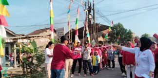 Sambut Kemerdekaan Dengan Jalan Sehat Dukuh Bengkung RW 01 Desa Kebonbatur