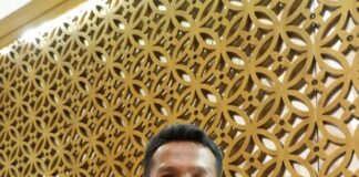 Satu Tahun Pemerintahan Prabowo: Stabilitas Politik, Kabinet Gemuk, dan Tantangan Program Makan Bergizi Gratis