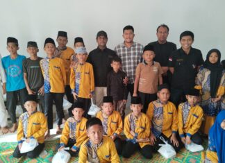 Santuni Anak Yatim Piatu Ketua 234 SC dan Relawan Bonar Octo Simangunsong ,S.H Bersama Henry Pakpahan ,S.H Berbagi Kasih