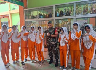 Babinsa Danukusuman Motivasi Pelajar Untuk Semangat Dalam Semua Kegiatan