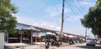 Lapangan Sepak Bola Desa Mranggen di Buat Lapak Lapak Untuk Bisnis