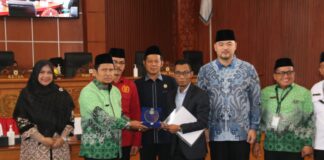 Terlalu! Guru Madrasah di Kota Depok Honornya Hanya Rp 150 Ribu, Ngadu ke DPRD