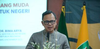 FISIP UNAS Lepas 266 Lulusan Semester Genap 2024/2025 dengan Semangat Kepahlawanan