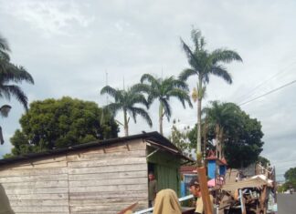 Satpol PP Pemkot Padangsidimpuan Sumut Membongkar Kios Masyarakat Kecil Karena Tidak Setoran