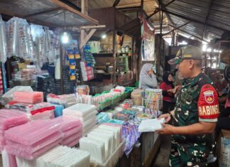 Babinsa Danukusuman Cek Harga & Situasi Pasar Tradisional Harjodaksino
