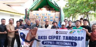 PTPN I Regional 1 Salurkan Bantuan Sembako untuk Korban Banjir di Deli Serdang dan Langkat