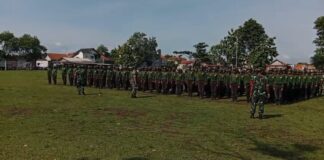 Babinsa Ajarkan PBB kepada Siswa Ketarunaan, Harapannya Tingkatkan Disiplin dan Karakter Pemimpin Muda