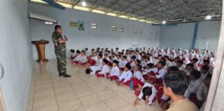 Tanamkan Cinta Tanah Air Sejak Dini, Babinsa Sambi Beri Wasbang Siswa SD Muhammadiyah