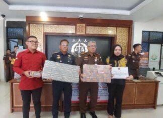 Kejari Lebak Eksekusi Uang Hasil Peredaran Rokok Ilegal Pasca Vonis Inkrah Senilai Rp1,3 Miliar