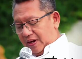 Rektor UII Baca Puisi Dibunderan UGM Pada Acara Kenduri Ibu-ibu Berisik