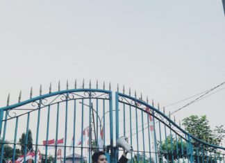 Aktifis Minta Bupati Bogor Benahi Semrawutnya Kabel dan Tiang Tak Berizin