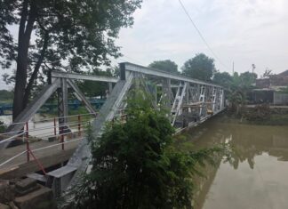 Polres Demak Hadirkan Jembatan Aman untuk Warga