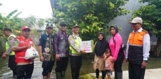 Bantu Warga Terdampak Banjir, Polres Demak Distribusikan 200 Paket Sembako