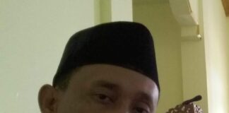 MENELITI MARAKNYA PERCERAIAAN DI KALA SUAMI SEDANG BERMASALAH