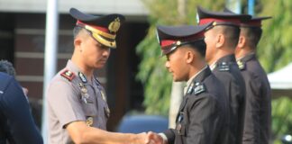 Wujud Penghormatan Negara, Polres Demak Sematkan Satya Lencana