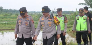 Tanggul Sungai Cabean Karangawen Jebol, Warga Dievakuasi dan Dipastikan Selamat