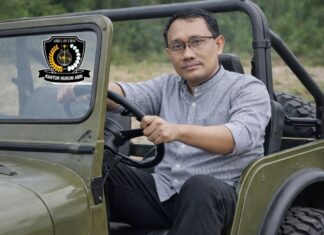 KEBIJAKAN KONTROVERSI BERDALIH DEMOKRASI