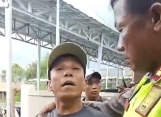 Wartawan Saat Liputan Pendemo di Mapolres Demak di Intimidasi Masa