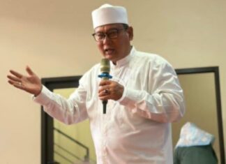 ANGGOTA DPRD KOTA DEPOK H. HAMZAH BUKBER BERSAMA WARGA CIMPAEUN PERKUAT UKHUWAH DAN SOSIAL WARGA