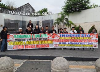 PNIB Berbagi Takjil Di Tugu Jogja, Jalin Persaudaraan Perdamaian Untuk Kembali Ke Jatidiri Bangsa, Persaudaraan Dan Persatuan Indonesia Diatas Segalanya