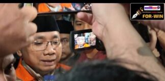 Akhirnya! KPK Resmi Kenakan Baju Oranye Pada Yaqut Terkait Kasus Dugaan Korupsi Kuota Haji