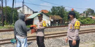 Jelang Mudik Lebaran, Polisi dan KAI Periksa Jalur Rel di Karangawen