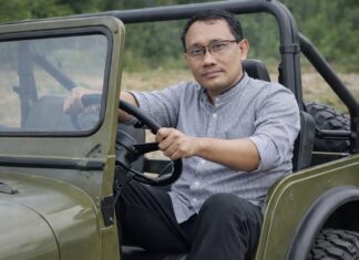 “MOBIL LISTRIK UNTUK RAKYAT, MOBIL BAHAN BAKAR MINYAK UNTUK ORANG KAYA”