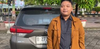 Salat Jumat di Masjid Agung Demak, Pemudik Apresiasi Pelayanan Polri