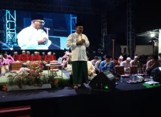Ketua Komisi B DPRD Depok H.Hamzah & Camat Tapos H.Jarkasih Hadiri Haul Alm H.Obih Madrais
