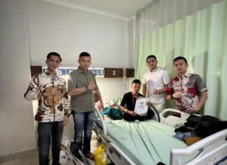 TIM KUASA HUKUM DARI LAW FIRM RATAKAN & PARTNERS MENGECAM KERAS LUKA YANG DIALAMI SEORANG ADVOKAT YANG JADI KORBAN KEROYOKAN BELASAN ORANG DI KABUPATEN BANDUNG