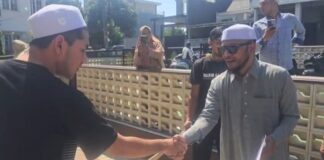 Habib Syarif Gasim Husin Al Attas Anggota DPRD Kota Depok Bersama Rabithah Alawiyah Potong 2 Ekor Sapi dan 9 Ekor Kambing